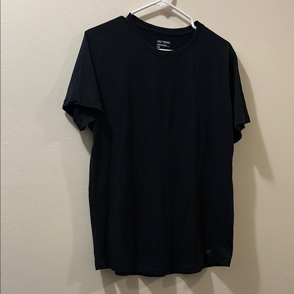 Arc'teryx Black Short Sleeve Tee For Effortless Style - Women’s Large
